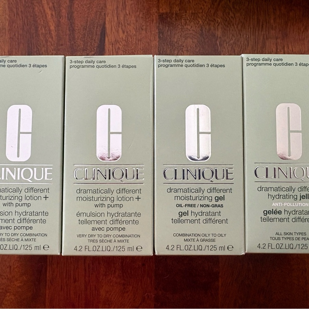 Clinique Dramatically Different Moisturizing Bundle